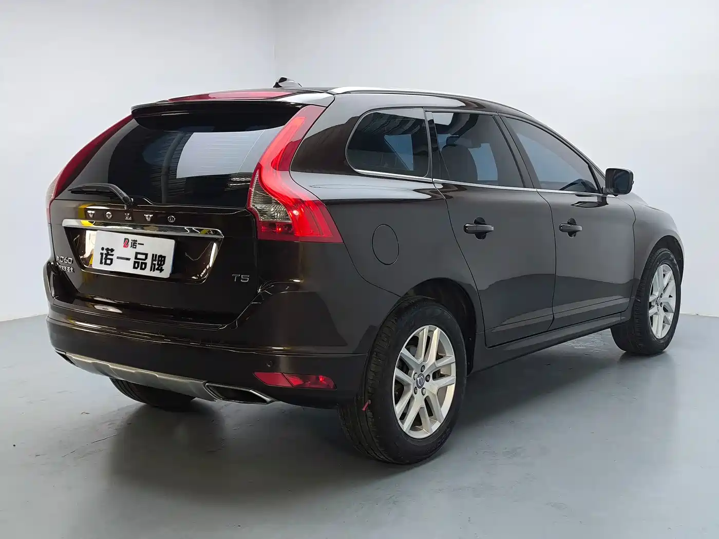 Фото 4 - Volvo XC60