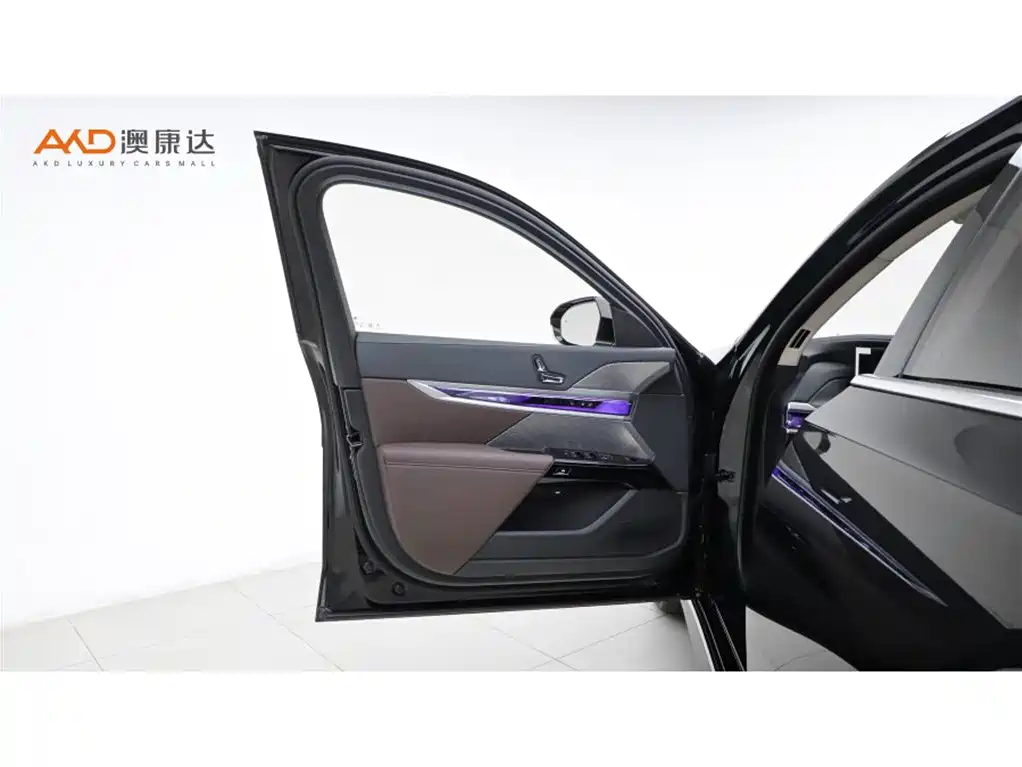 BMW 7 Series 2023 Model 735Li M Sport Package фото 10