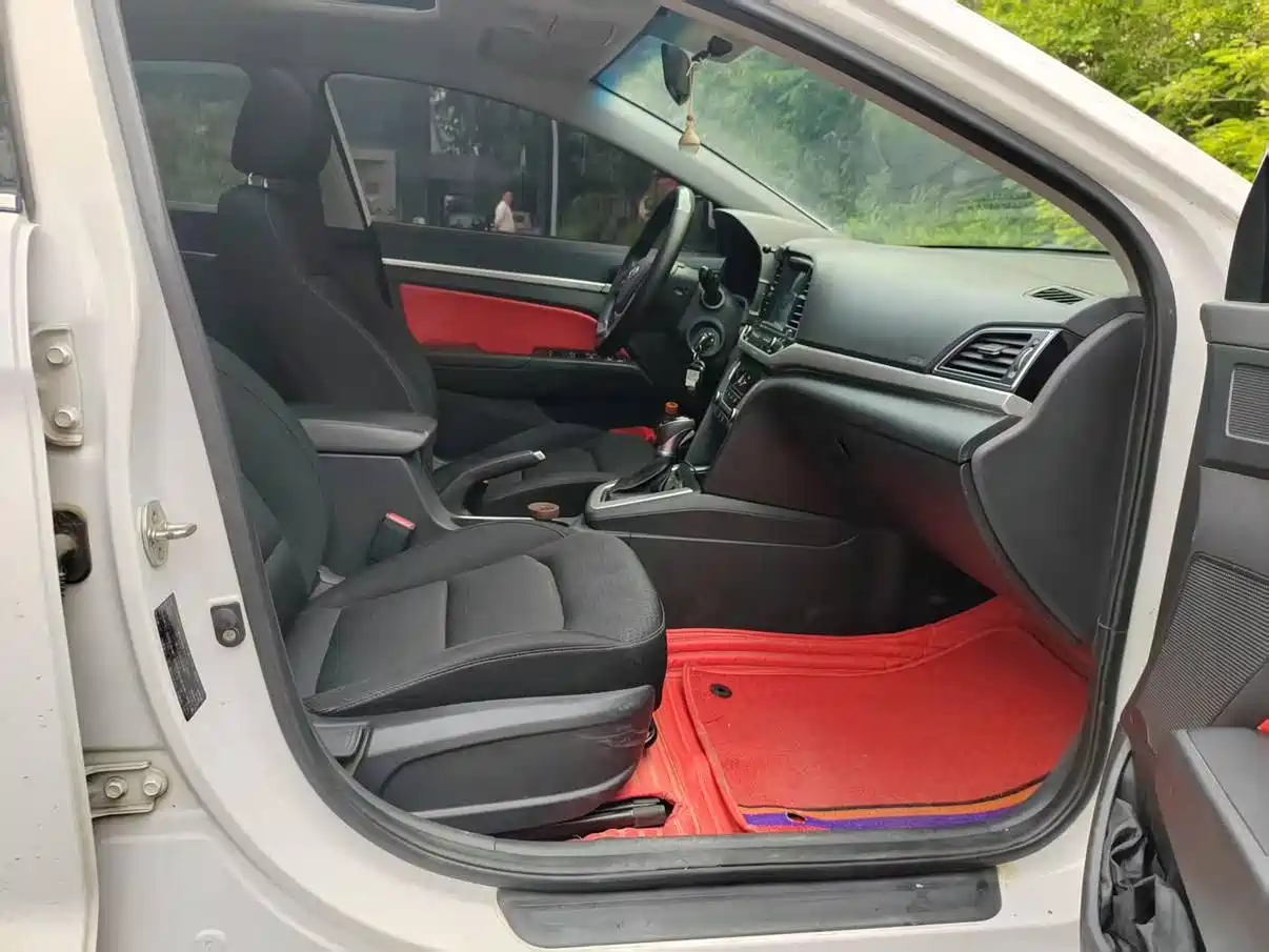 Hyundai Elantra 2016 Model 1.6L Automatic Smart Elite фото 10