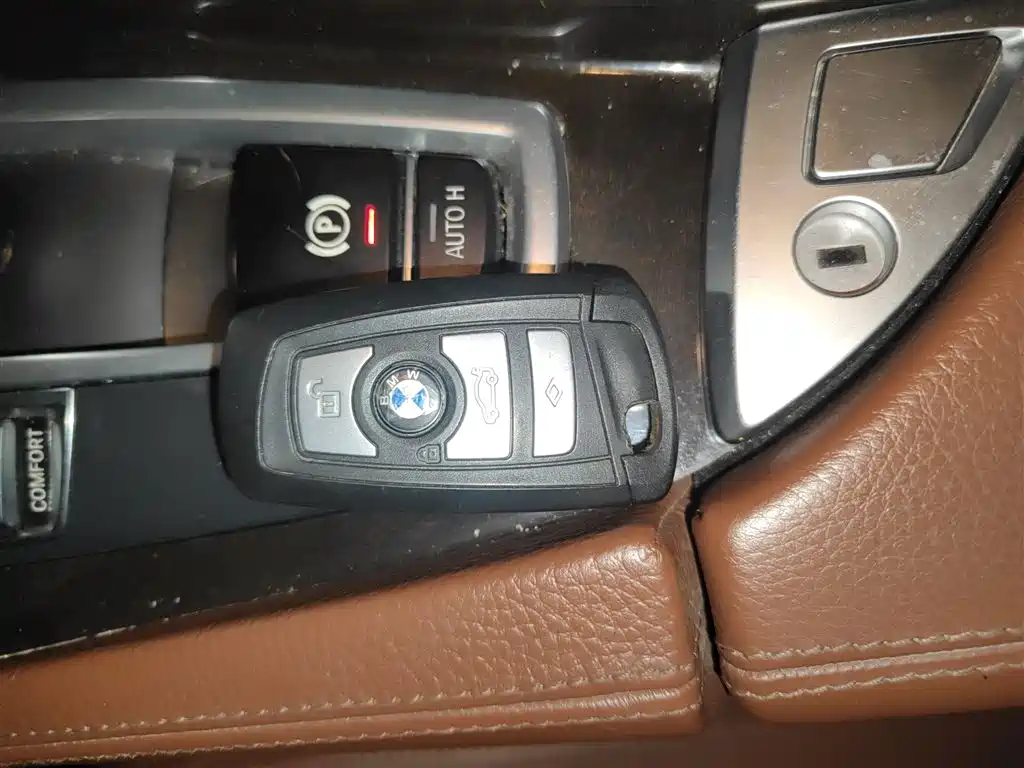 BMW 5 Series 2014 525Li Leading фото 11