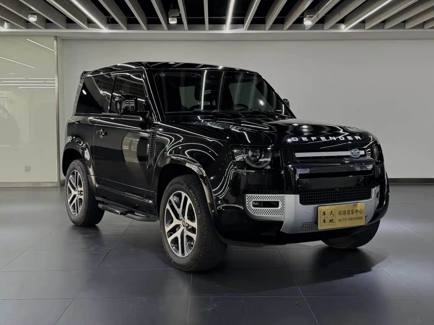 Land Rover Defender 2023 Model 90 3.0T P400 XS фото 18