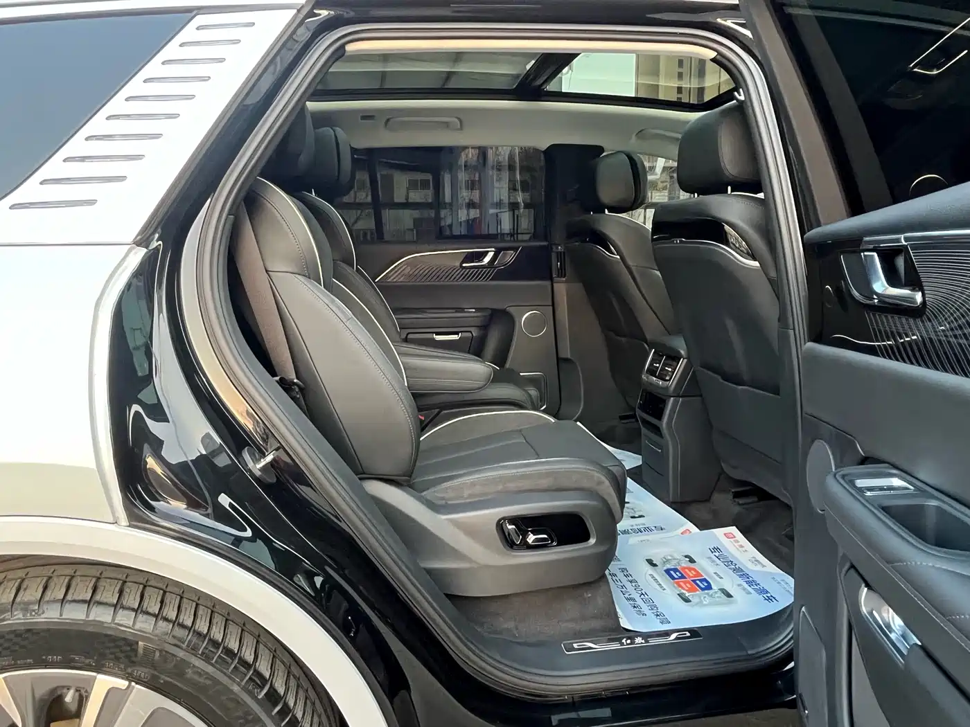 Hongqi E-HS9 2022 690km Qi Xiang Edition (6-seater) фото 16