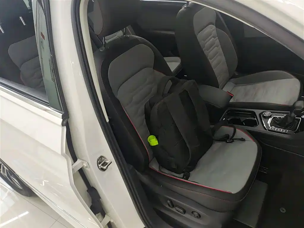 Volkswagen Tiguan L 2022 380TSI Automatic 4WD R-Line Flagship 7-Seater фото 25