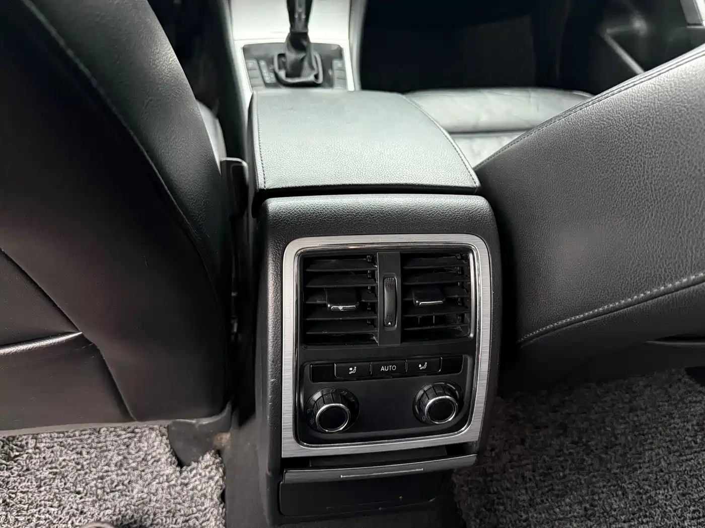 Volkswagen Passat 2013 1.8TSI DSG Zunrong фото 10