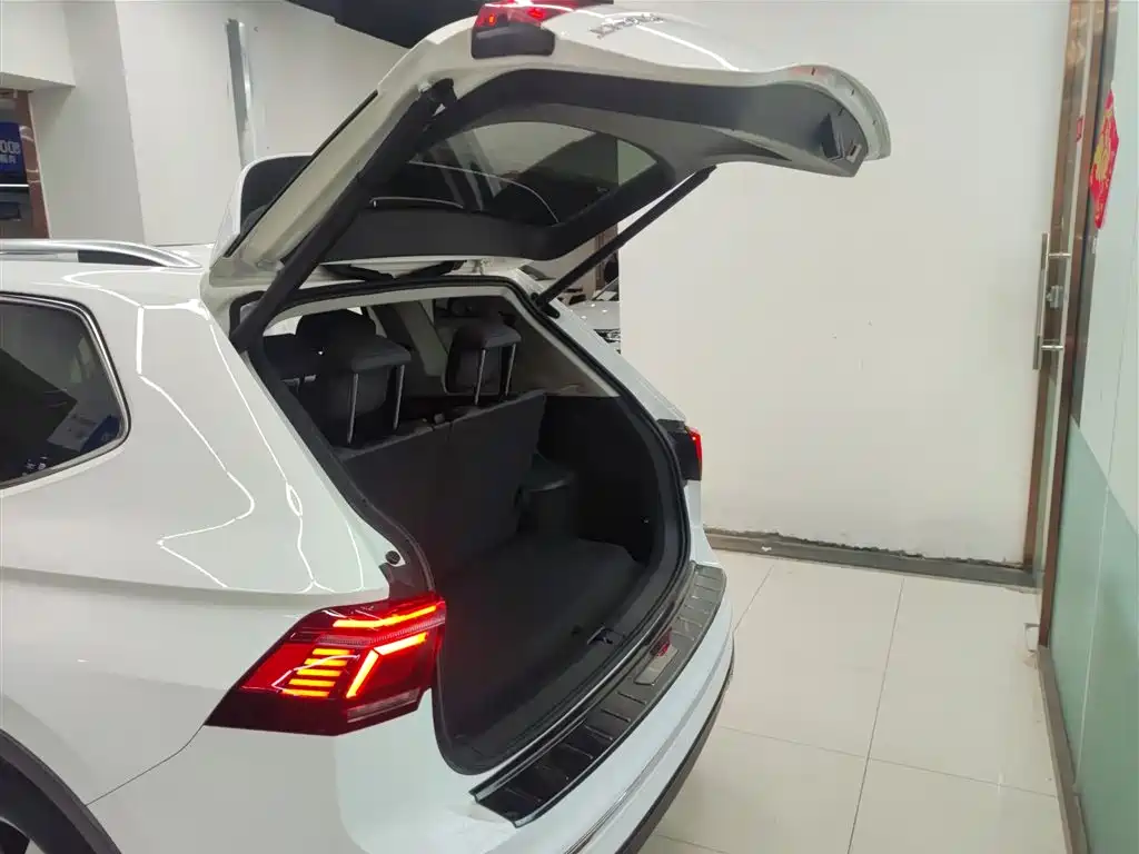 Volkswagen Tiguan L 2022 380TSI Automatic 4WD R-Line Flagship 7-Seater фото 19