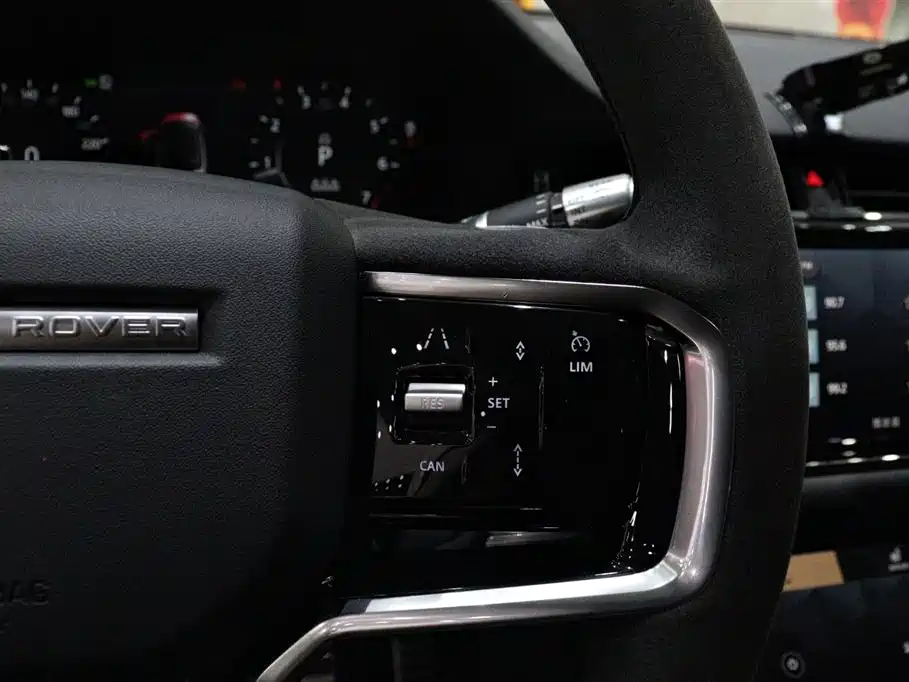 Land Rover Range Rover Evoque 2022 Range Rover Evoque L 249PS R-Dynamic Corinthian Bronze Special Edition фото 18