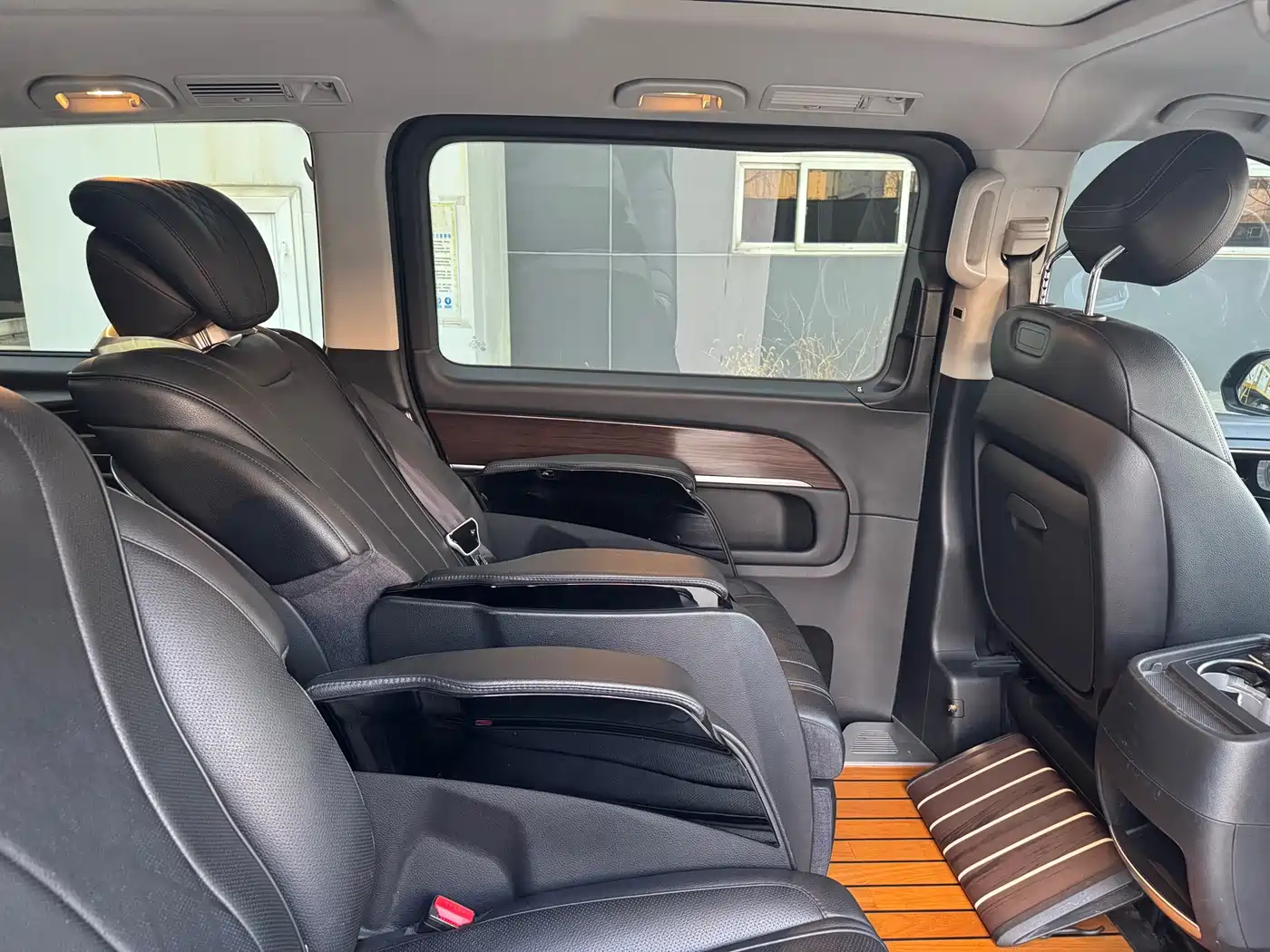 Mercedes-Benz V-Class 2021 V 260 Pilot Edition фото 35