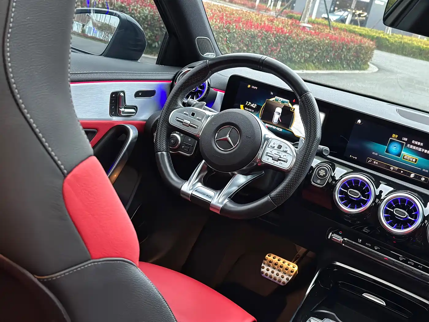 Mercedes-Benz A-Class AMG 2020 AMG A 35 L 4MATIC фото 13