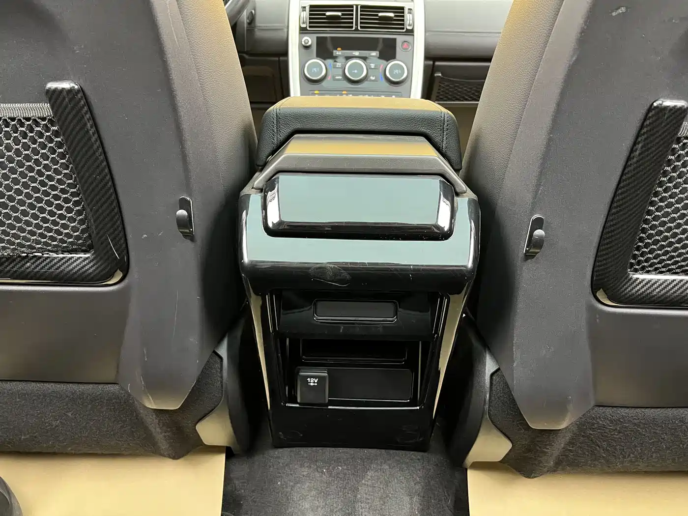 Land Rover Discovery Sport 2018 240PS SE Edition фото 21