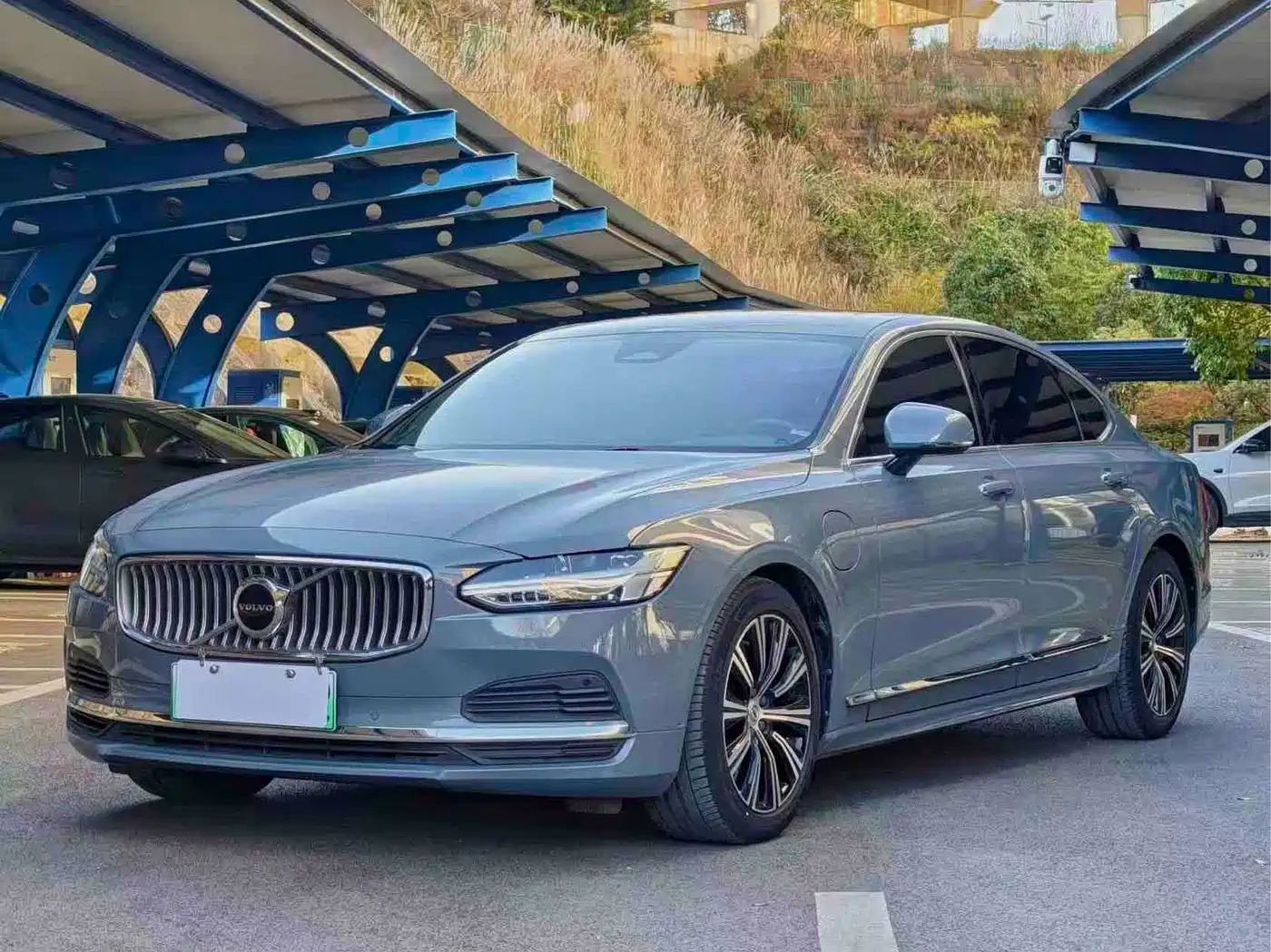 VOLVO S90 PLUG-IN HYBRID