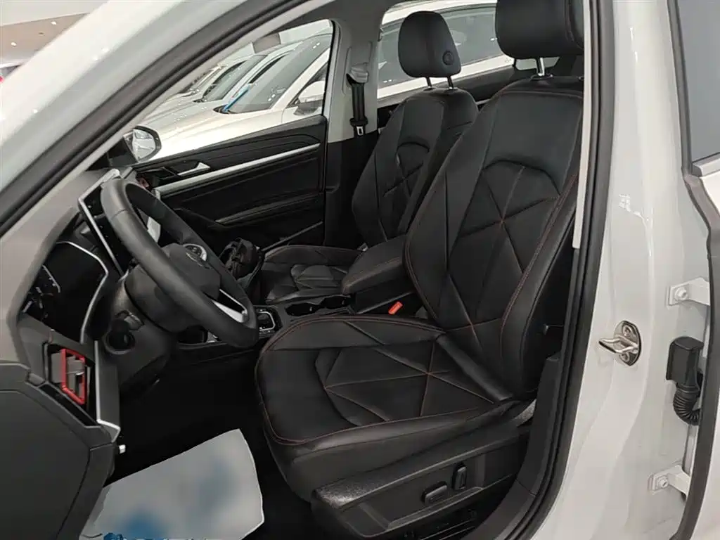 Volkswagen Lavida 2024 Model 300TSI DSG Starlight Leading Edition фото 15