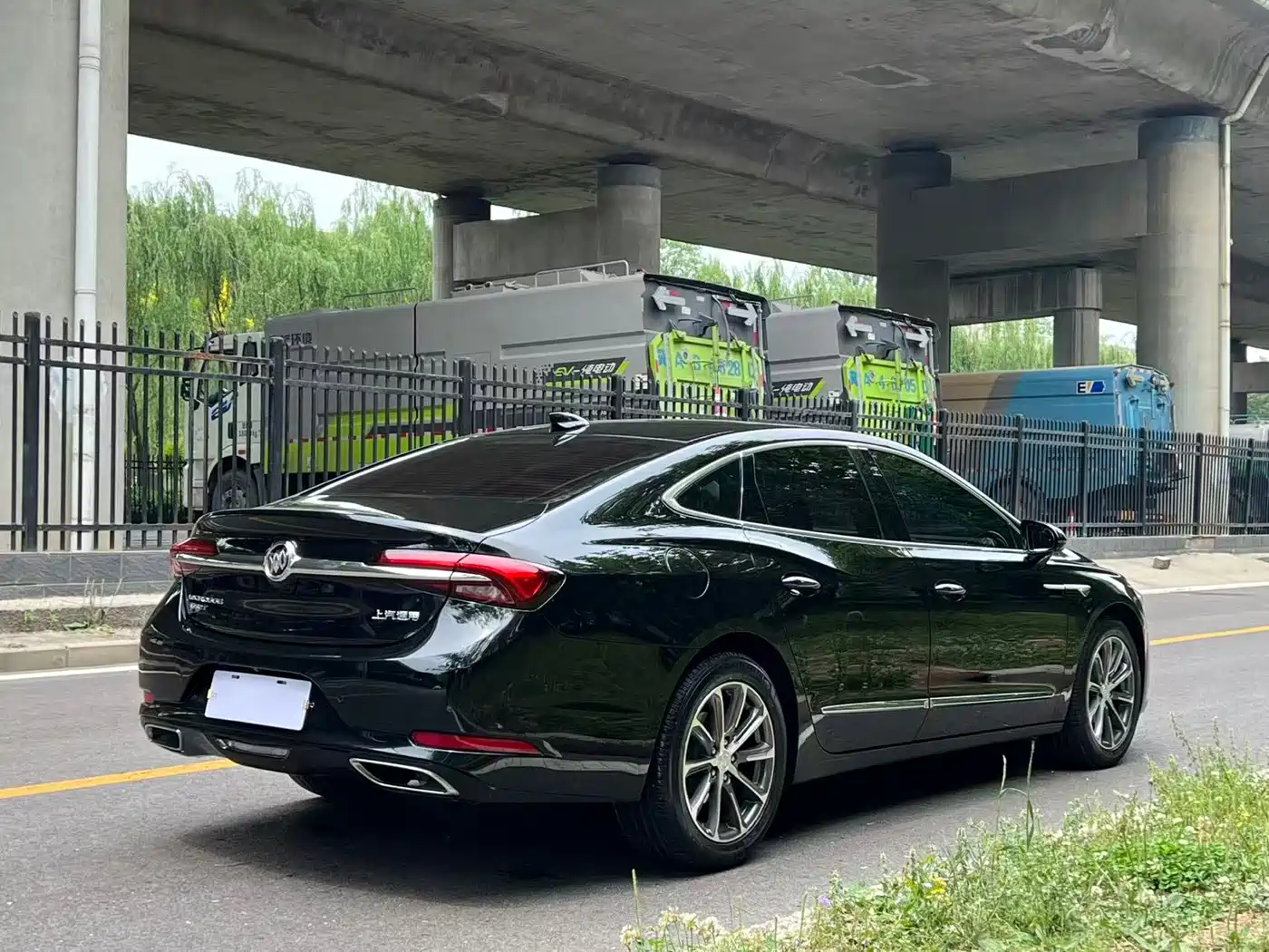 BUICK LACROSSE