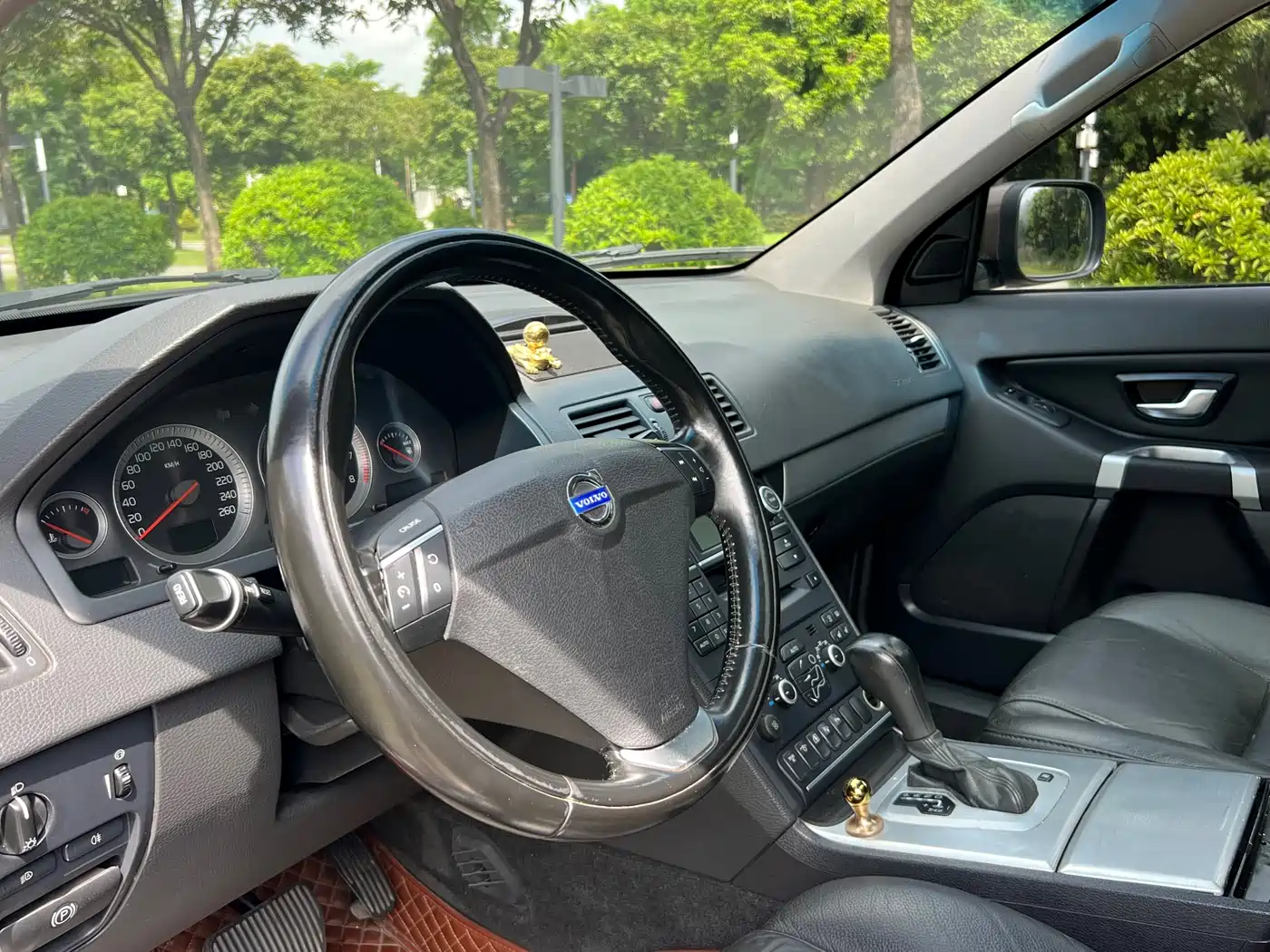 Фото 17 - Volvo XC90