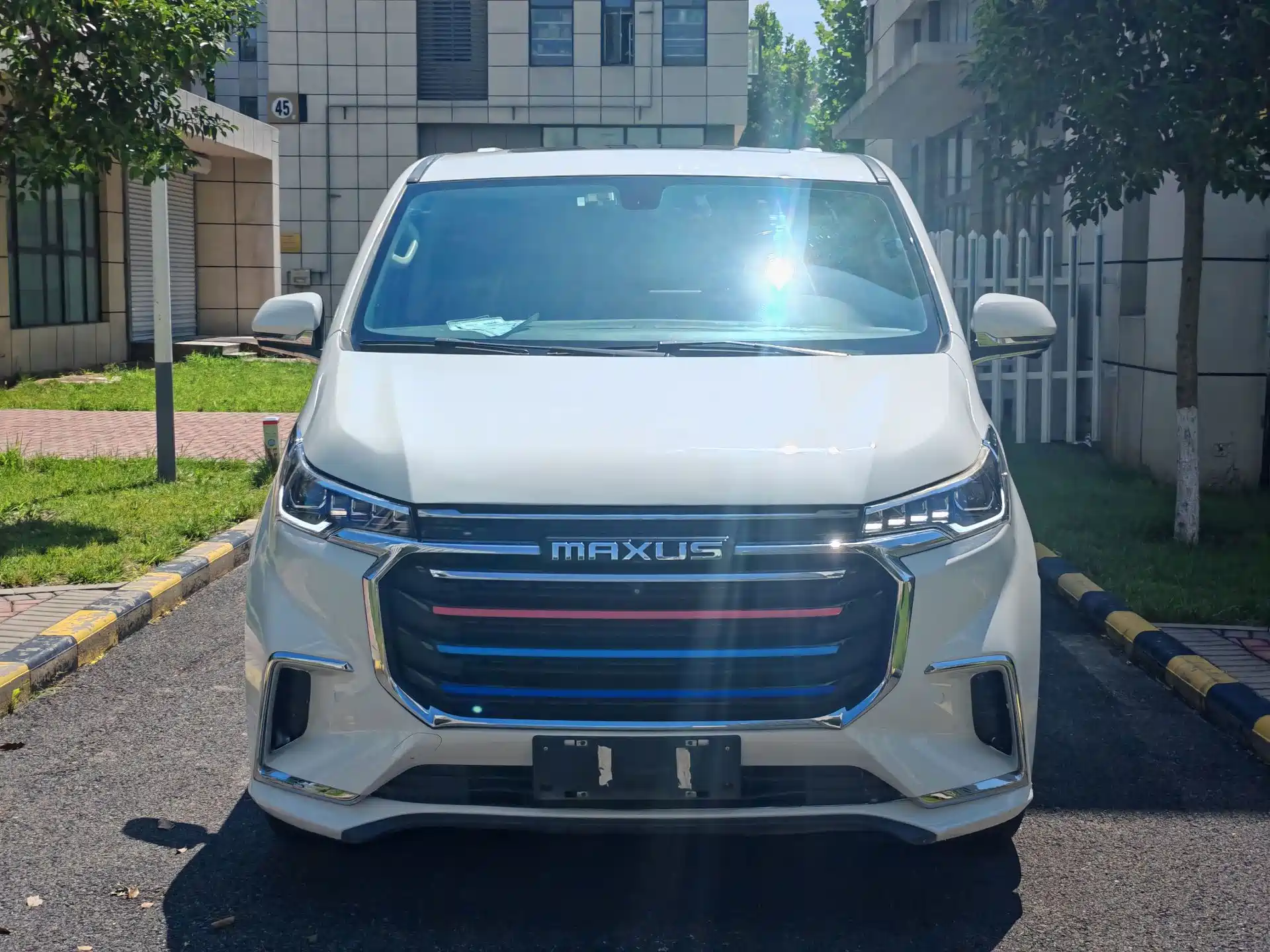 Фото 2 - Maxus G20