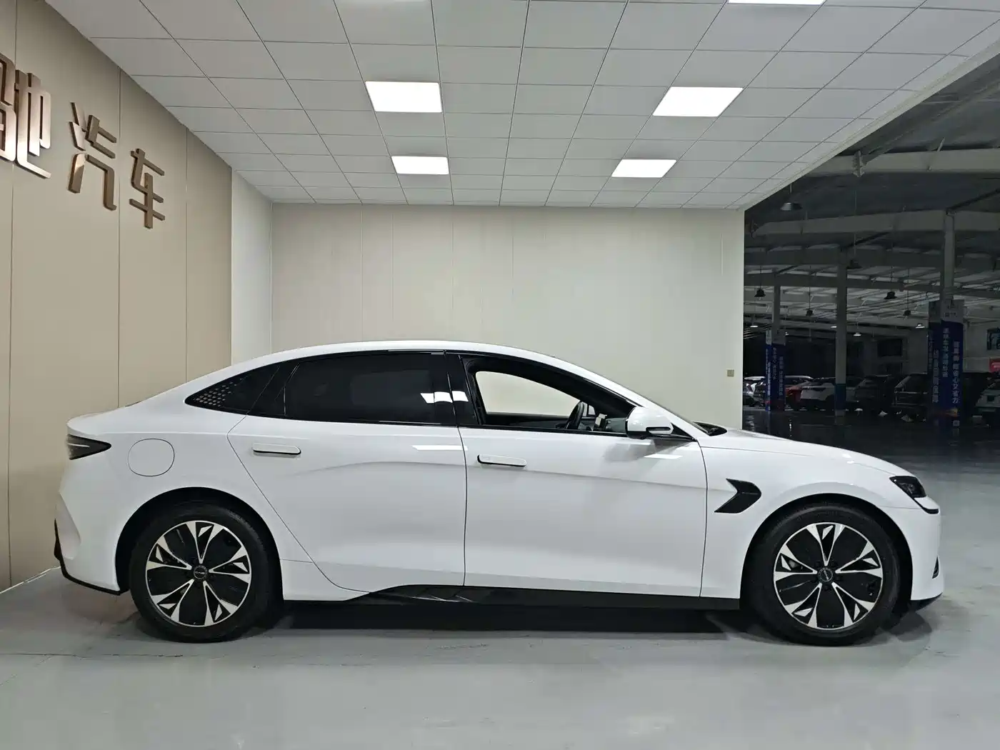 BYD Seal 2023 2022 550km Standard Range RWD Premium