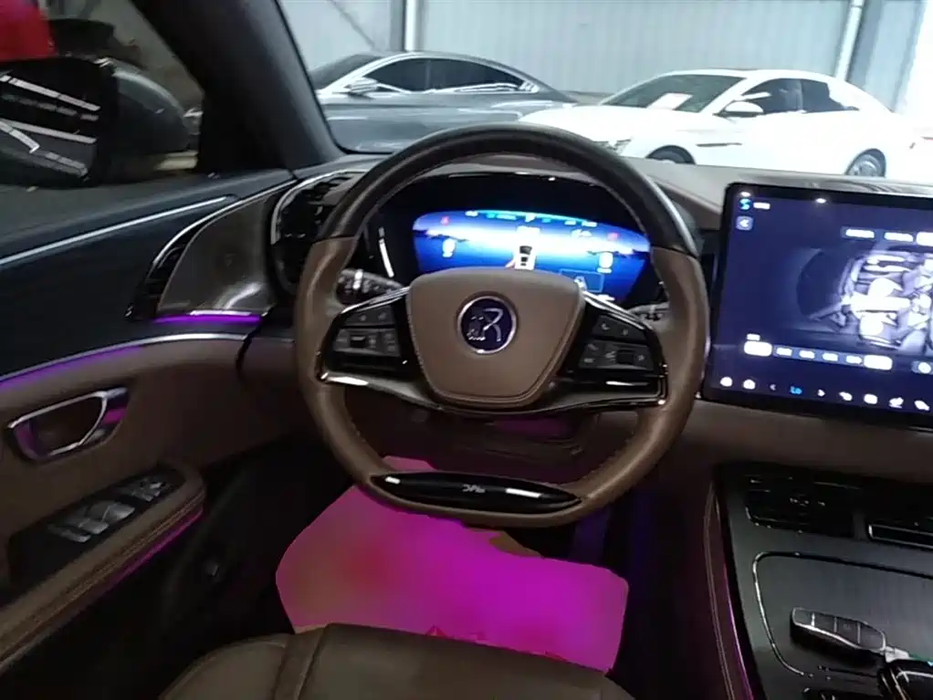 BYD Han 2024 Model DM-i Glory Edition 121KM Premium Type фото 11
