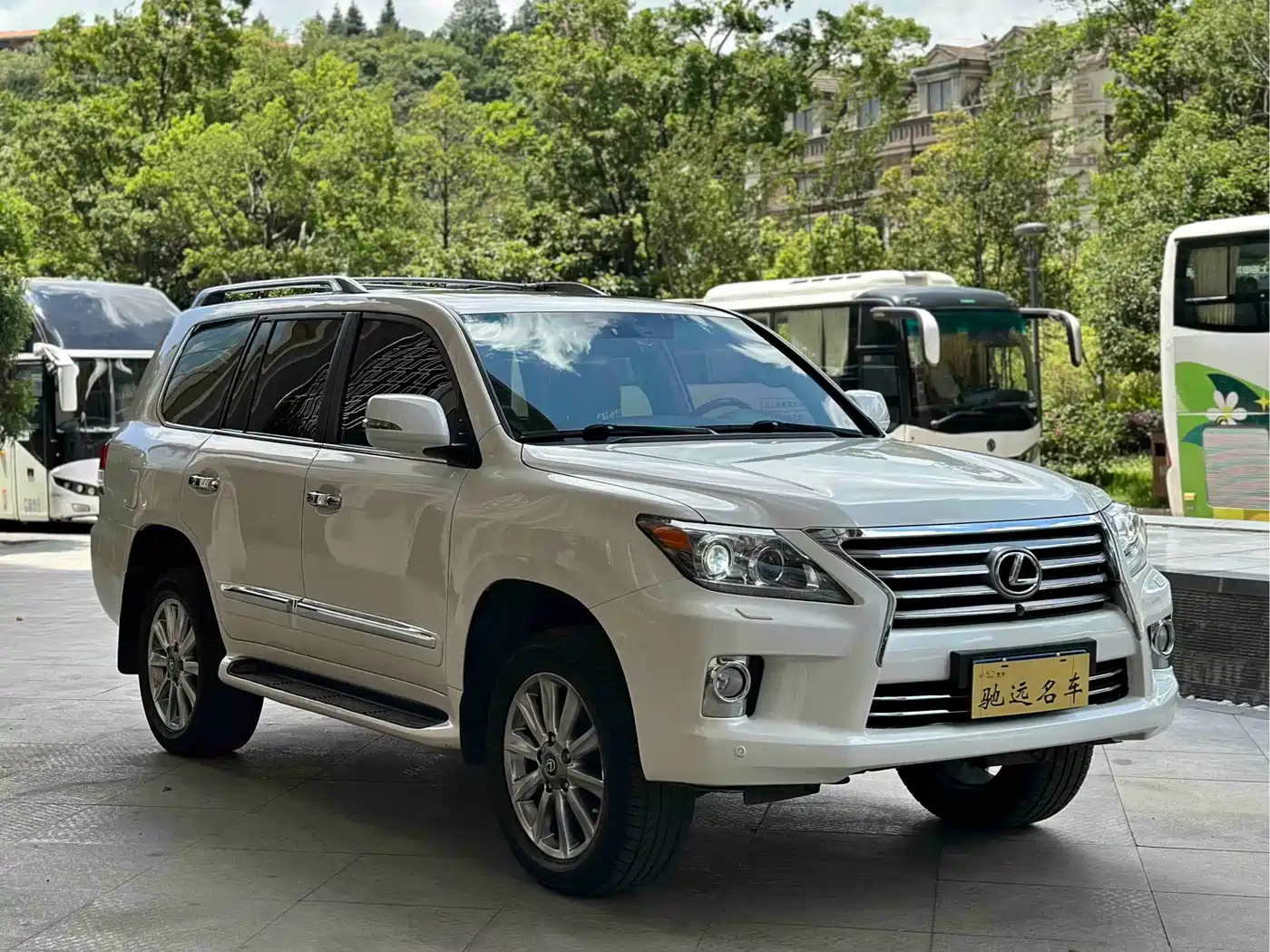 Lexus LX 2013 570 фото 3