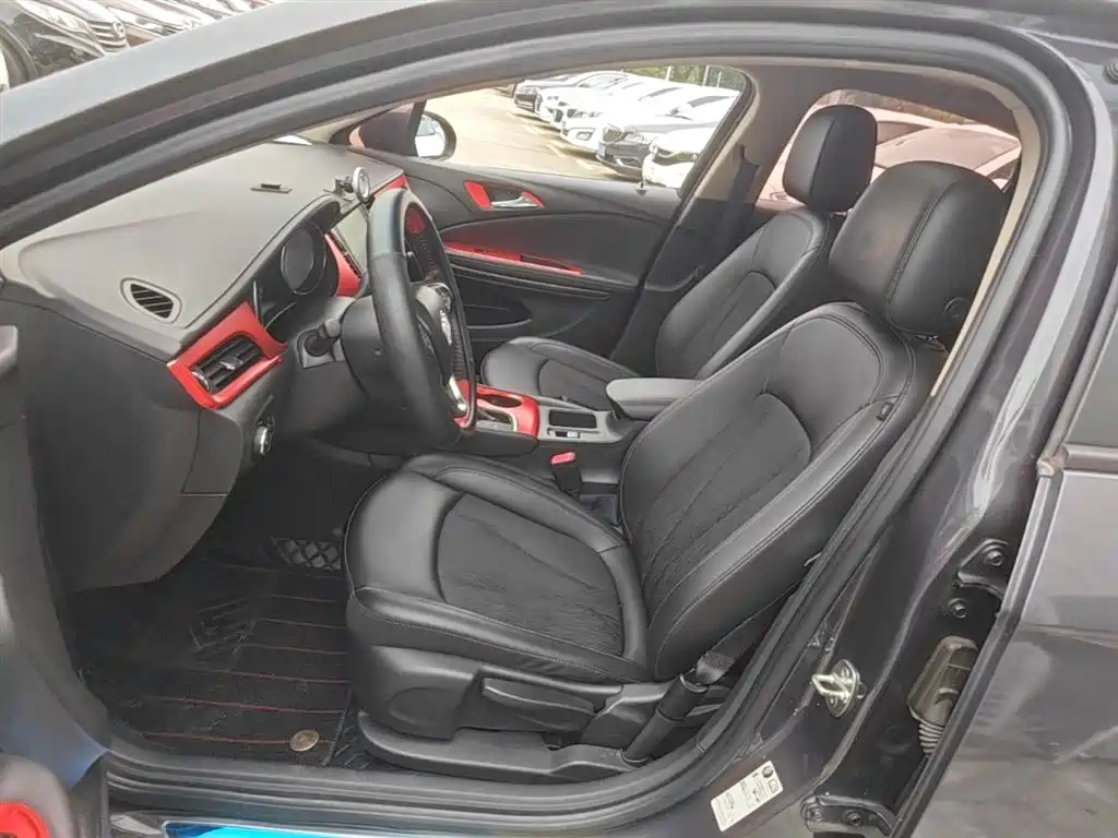 Buick Verano 2018 Sedan 20T Dual Clutch Leading фото 15