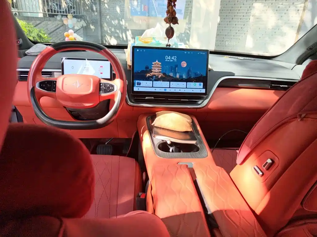 Dongfeng Yipai eπ008 2025 2025 210Max Ruyi Edition 6-Seater