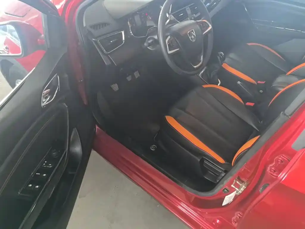 Baojun 310 2016 2016 1.2L Manual Luxury Type