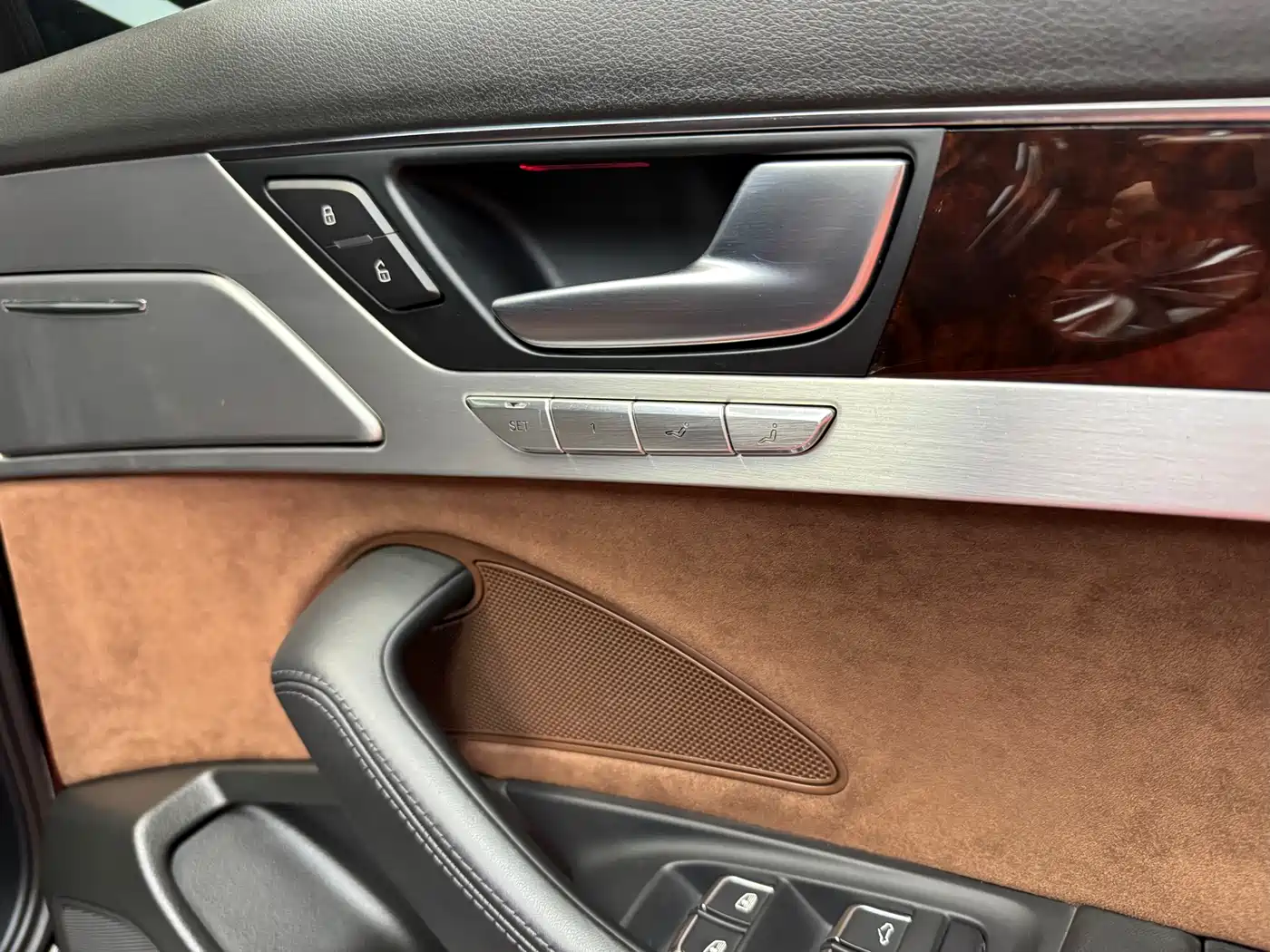 Audi A8 2013 A8L 55 TFSI quattro Luxury фото 30