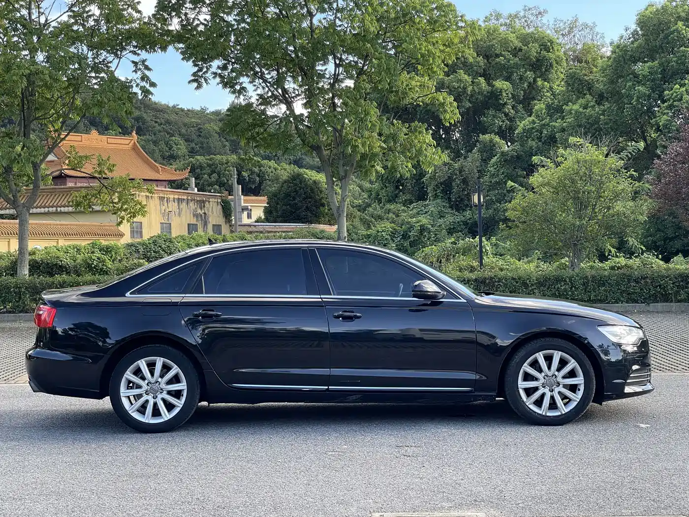 Фото 4 - Audi A6L