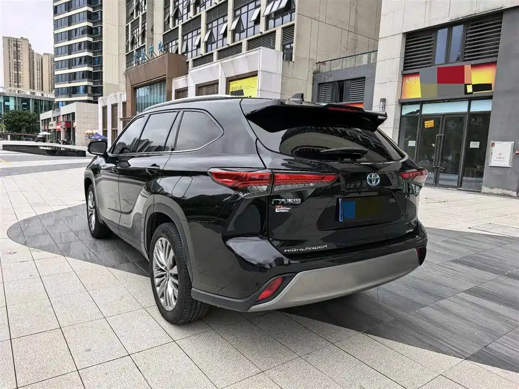 TOYOTA HIGHLANDER