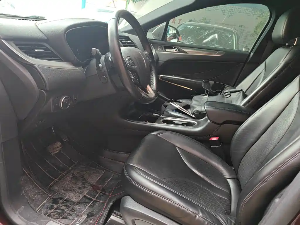 Фото 8 - Lincoln MKC