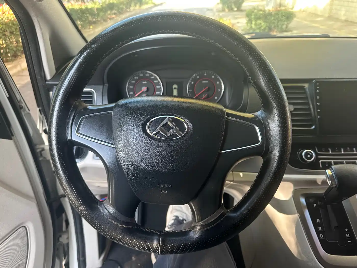 SAIC Maxus Maxus G10 2015 2.0T Automatic Commemorative Edition фото 14