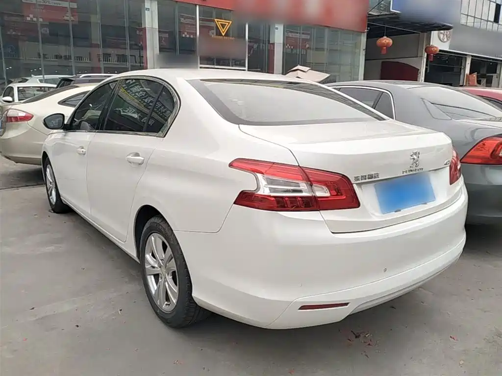 Peugeot 408 2014 1.8L Manual Leading Edition фото 5
