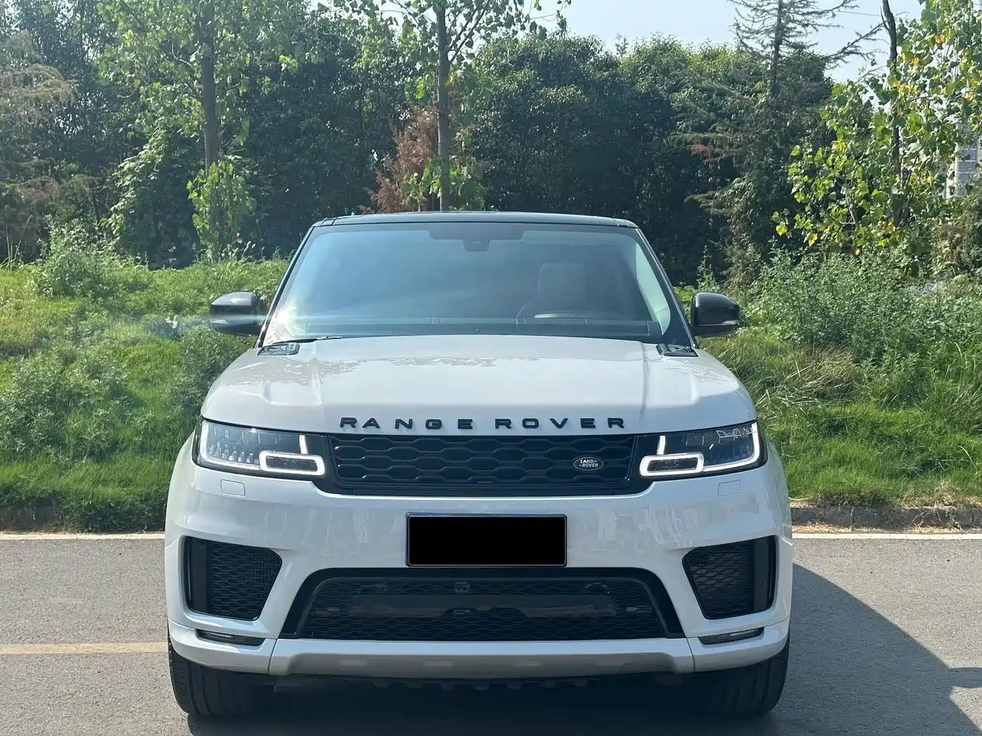 Land Rover Range Rover Sport 2022 3.0 L6 Gloss Black Edition фото 2