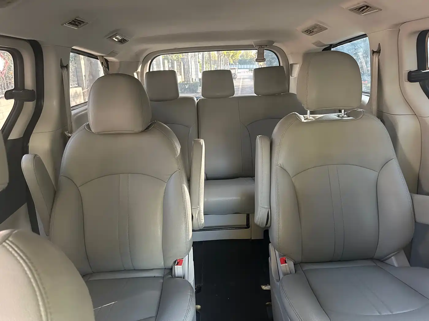 SAIC Maxus Maxus G10 2015 2.0T Automatic Commemorative Edition фото 12