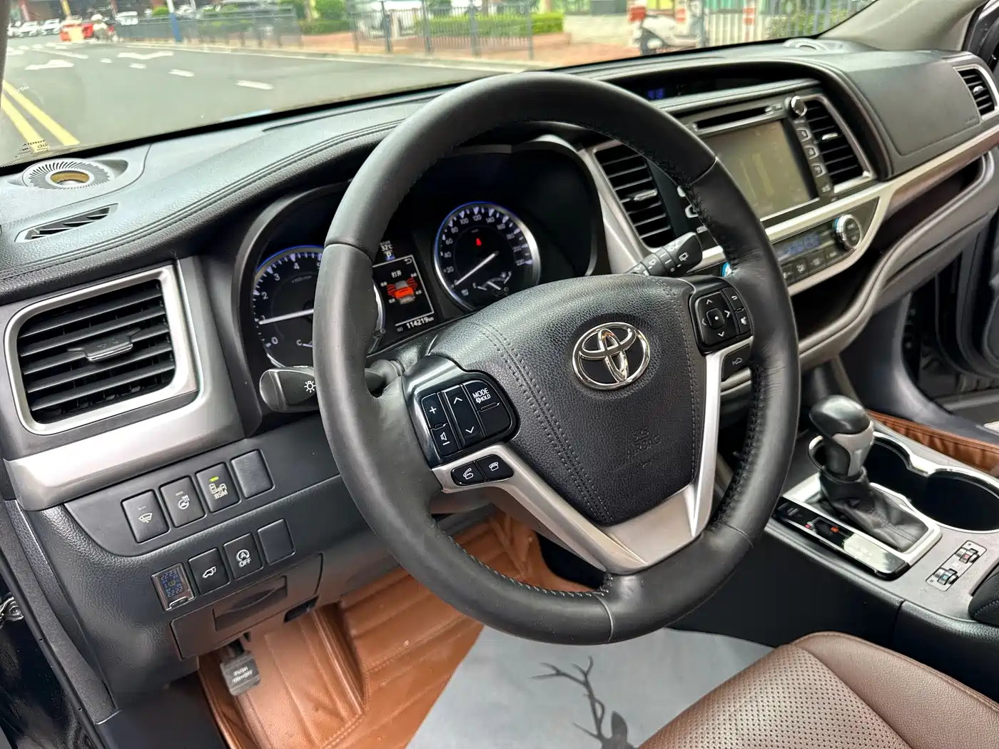 Toyota Highlander 2015 2.0T AWD Ultimate Edition 7-seater фото 22