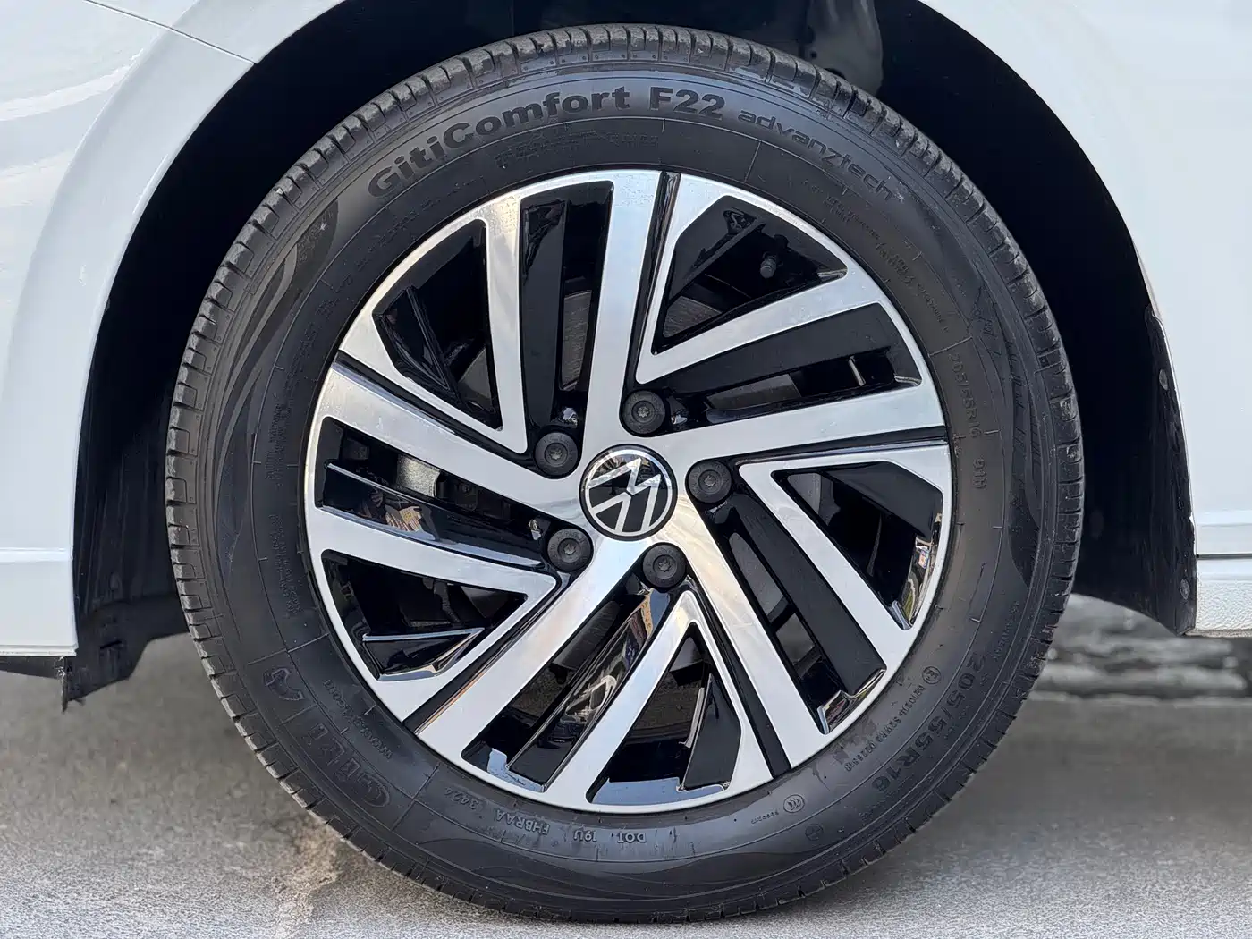 Volkswagen Lavida 2024 Model 1.5L Automatic Starlight 5 Million Edition фото 20