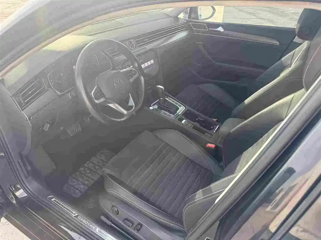 Volkswagen Magotan 2020 330TSI DSG Luxury фото 4