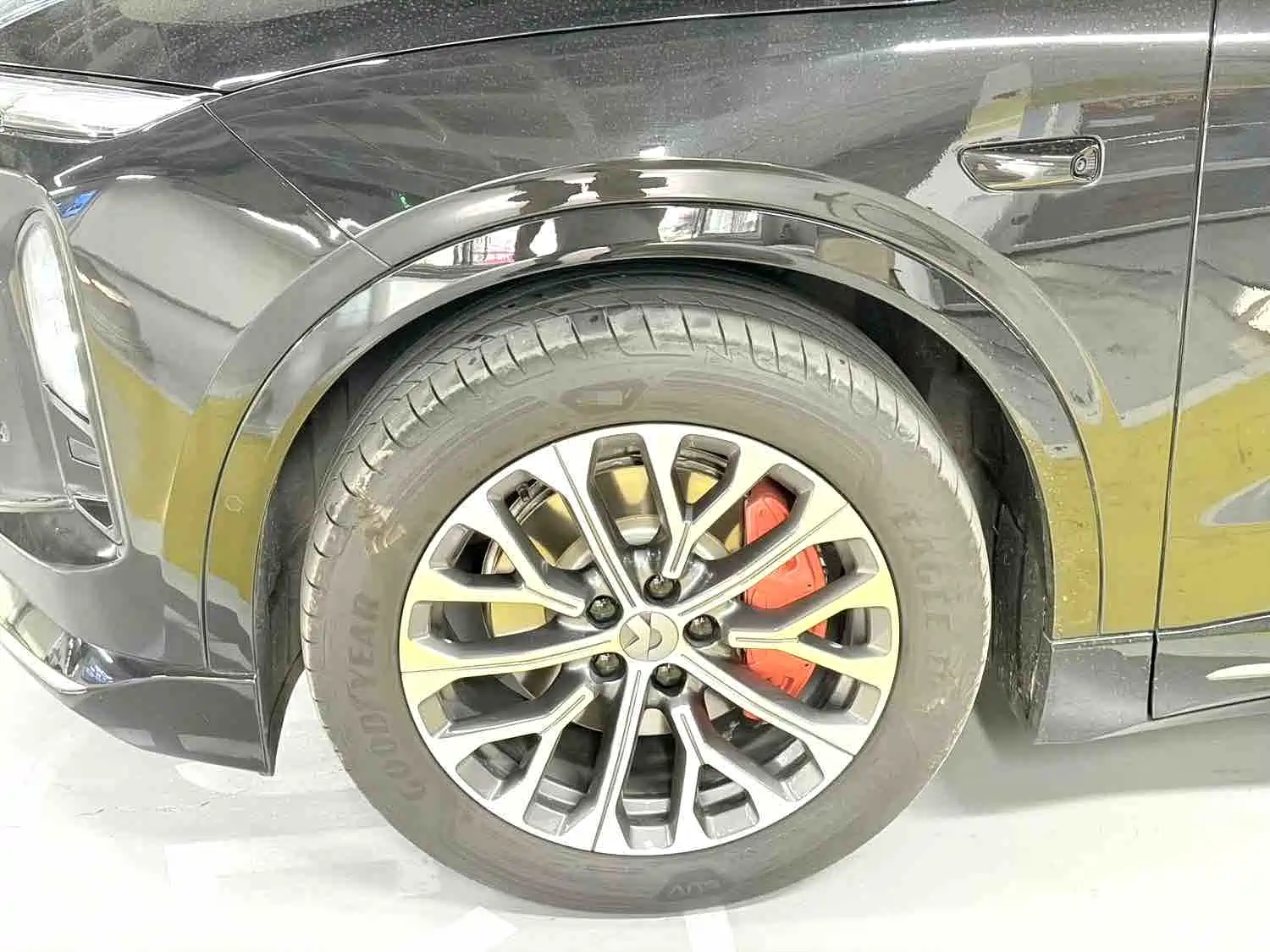 Фото 2 - NIO EC6