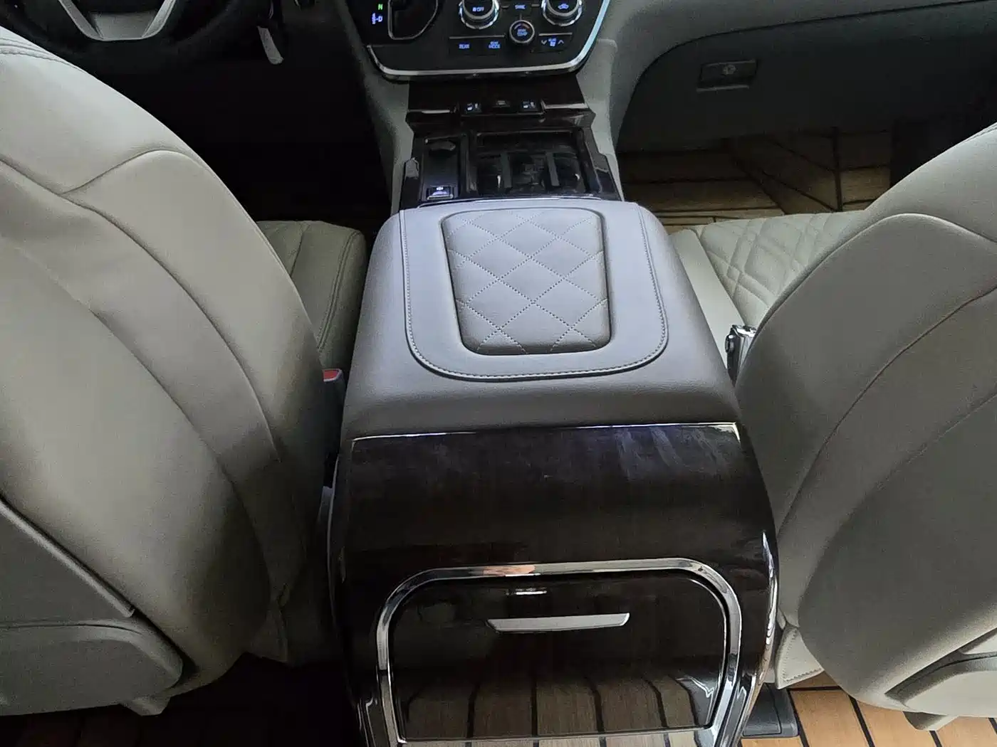 Toyota Sienna 2015 3.5L 4WD L фото 14