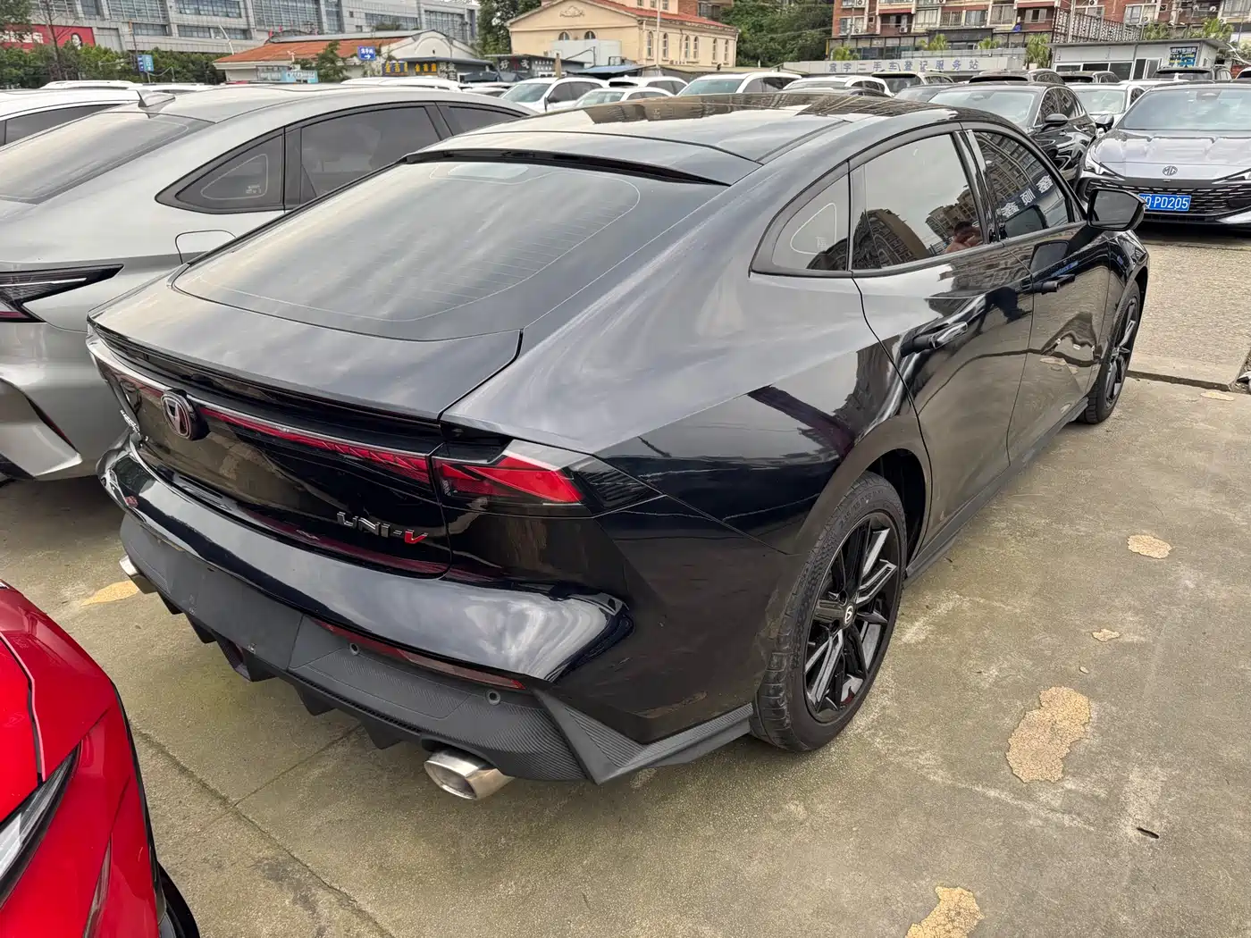 CHANGAN UNI-V