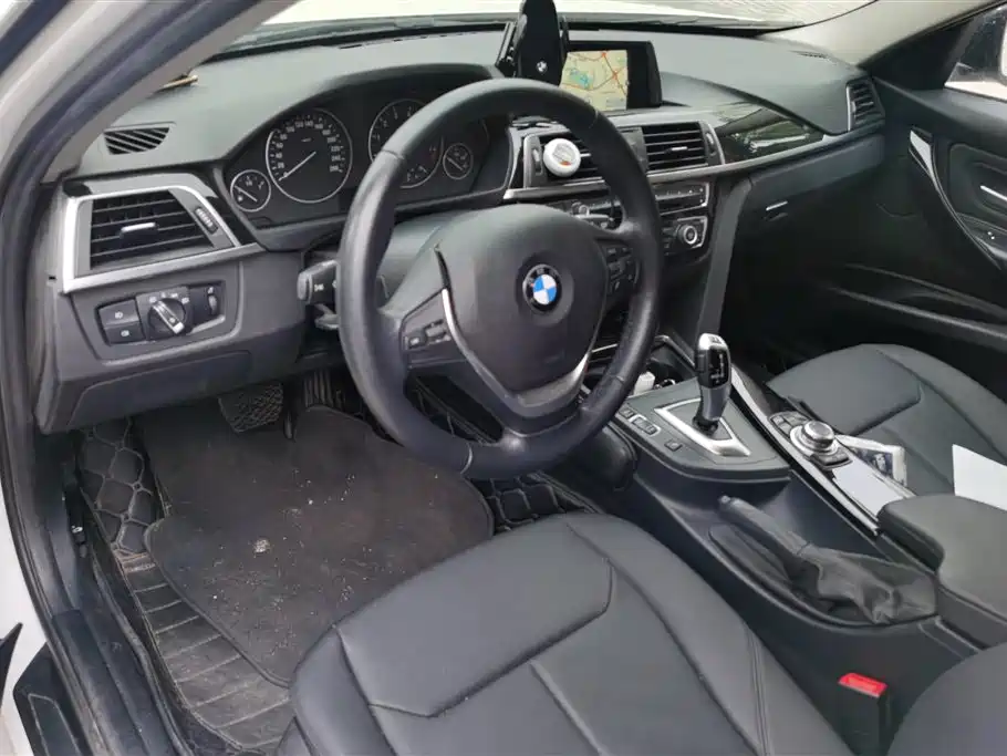 BMW 3 Series 2016 320i Fashion Model фото 12