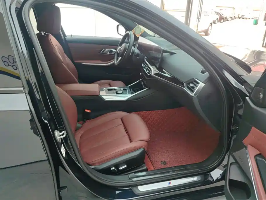 BMW 3 Series 2023 325i M Sport Black Night Package фото 8