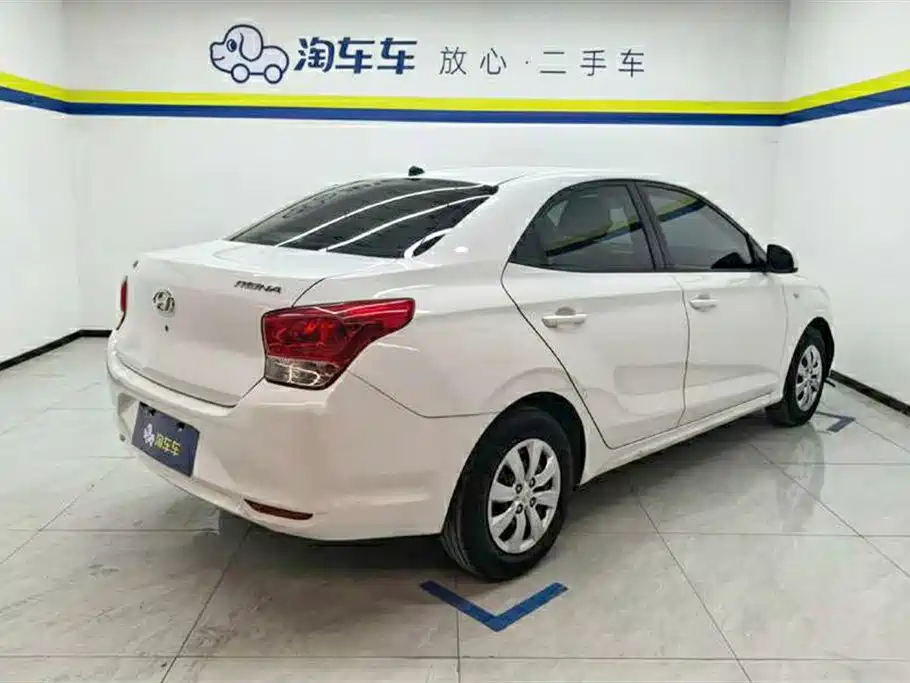 Hyundai Verna 2020 1.4L Manual GL Renewal Edition фото 3