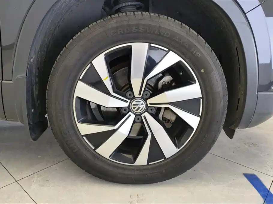 Volkswagen Tayron 2020 330TSI 2WD Luxury Smart Edition фото 6