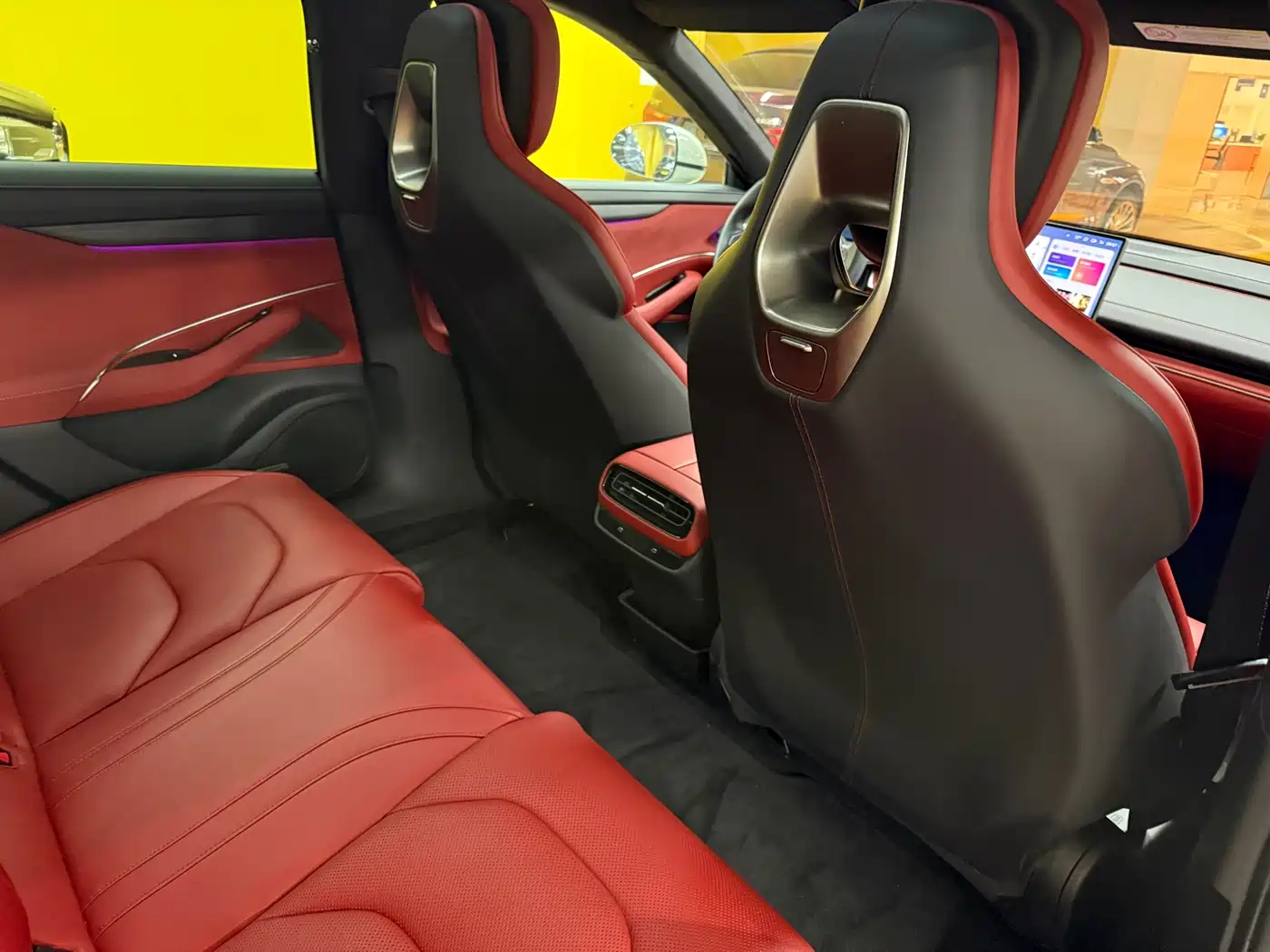 Xiaomi Auto Xiaomi SU7 2024 AWD Extended Range Advanced Smart Driving Max Edition фото 11
