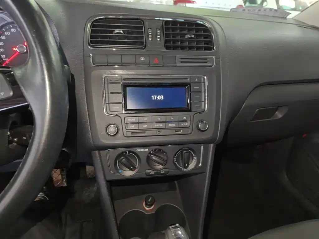 Volkswagen Polo 2016 1.6L Automatic Comfort фото 13