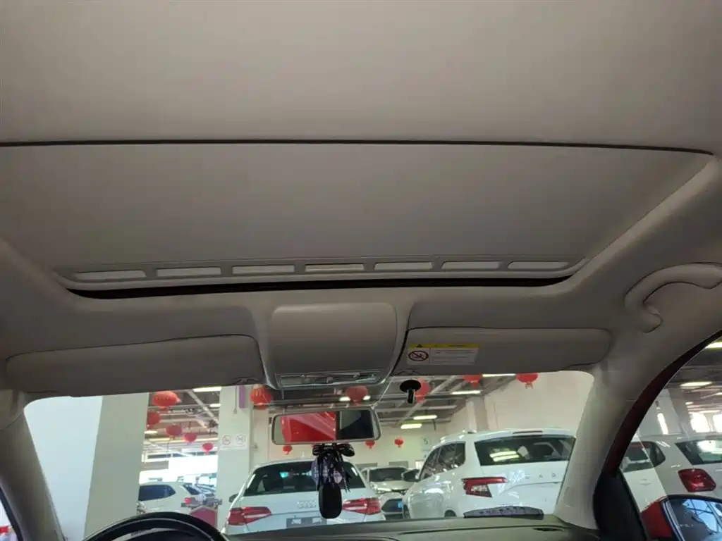Volkswagen Polo 2016 1.6L Automatic Comfort фото 18