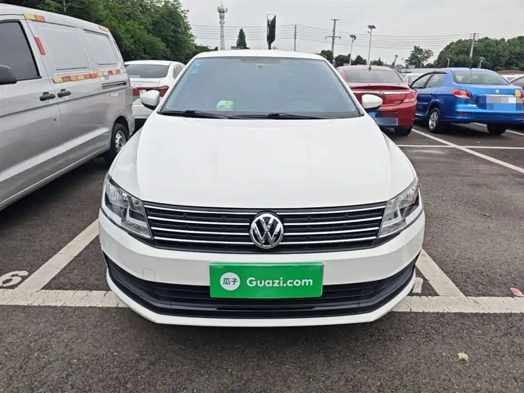 Volkswagen Lavida 2017 1.6L Manual Trend Edition фото 3