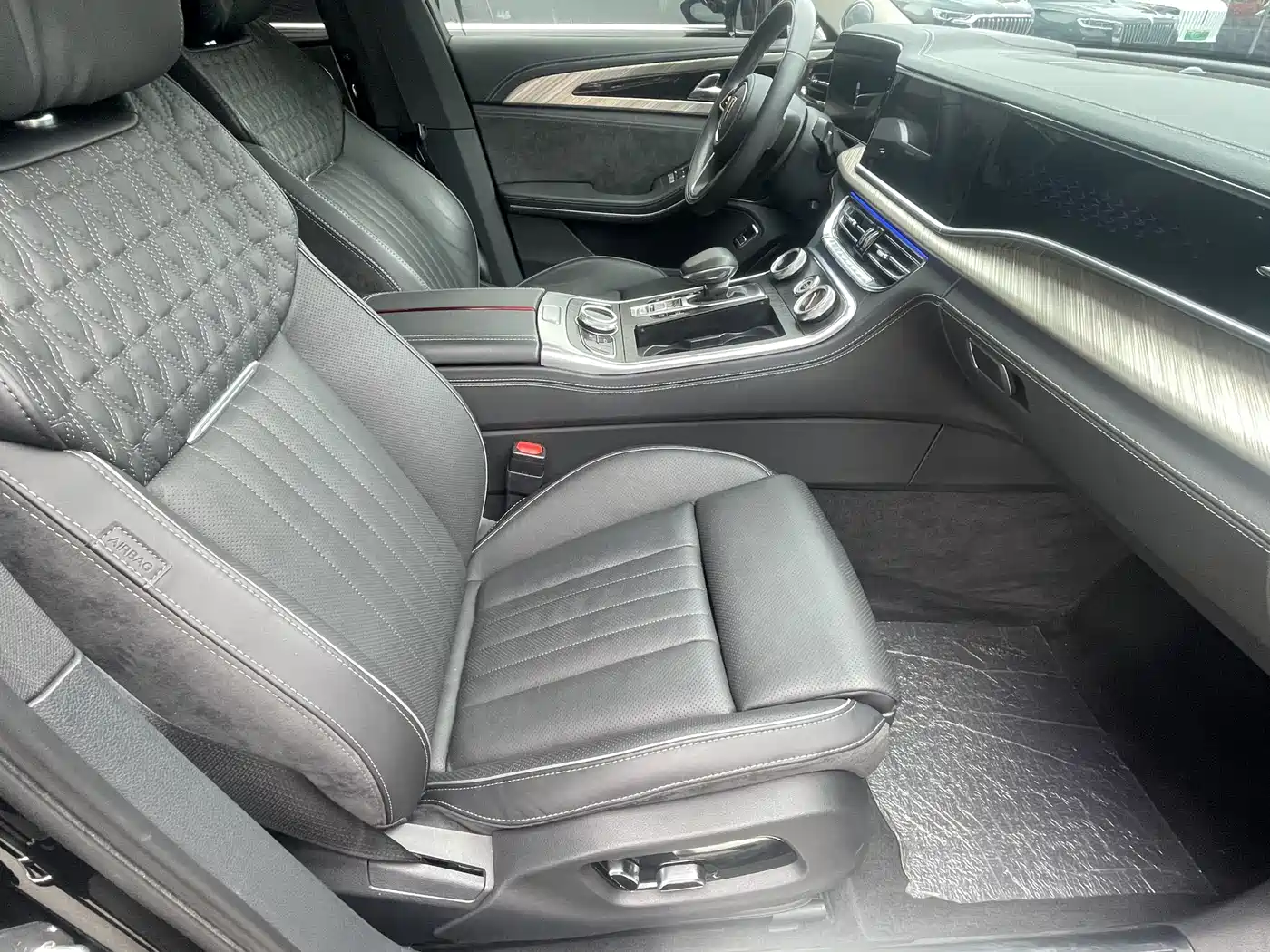 Hongqi H9 2022 2.0T Smart Connect Flag Smooth Edition фото 14