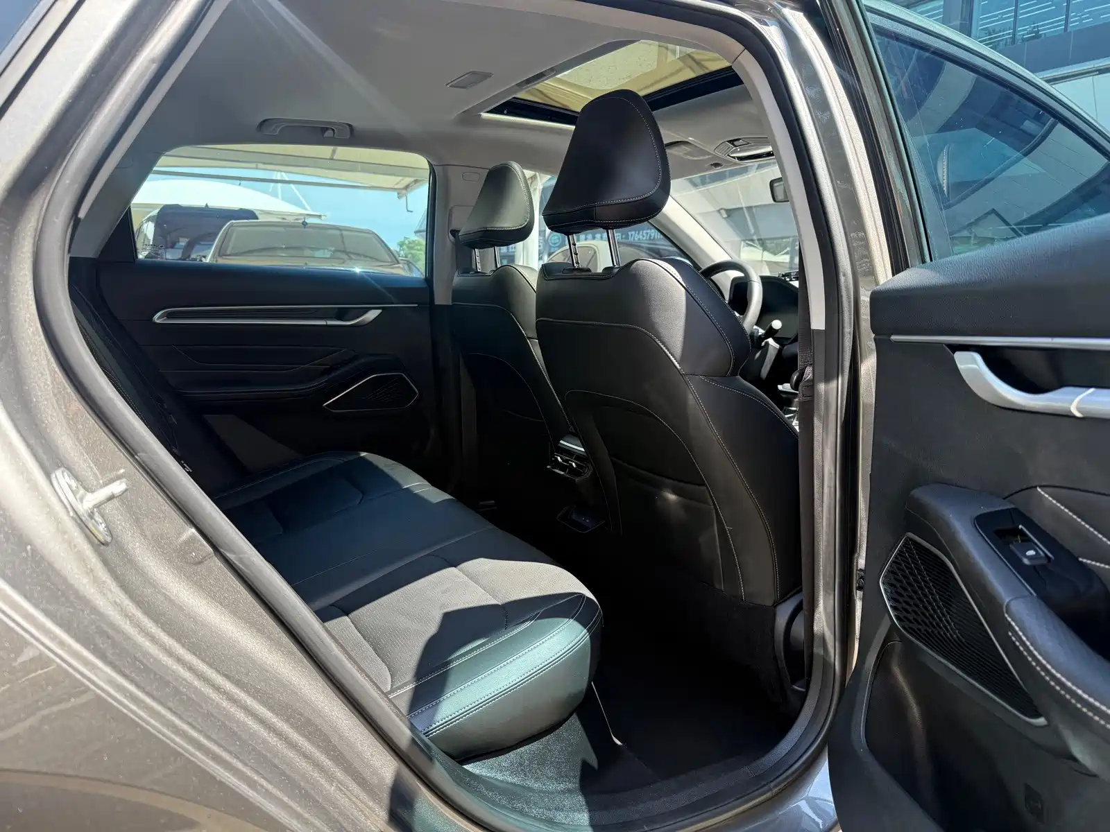 صورة 13 - Geely Emgrand