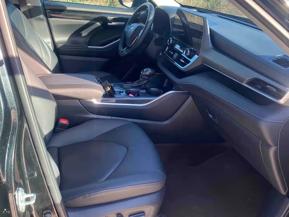 Toyota Highlander 2023 2022 Model Dual Engine 2.5L 4WD Premium Edition 7-Seater