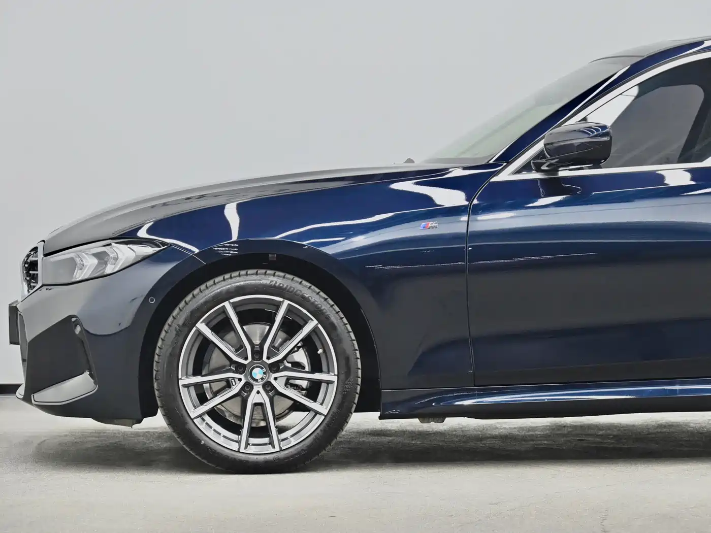 BMW 3 Series 2023 325Li M Sport Package фото 25